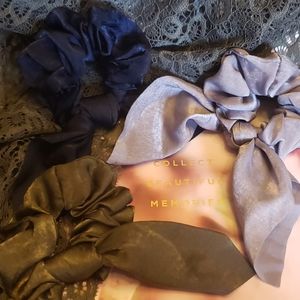 💕 NEW Set of 3 Satiny Scrunchies